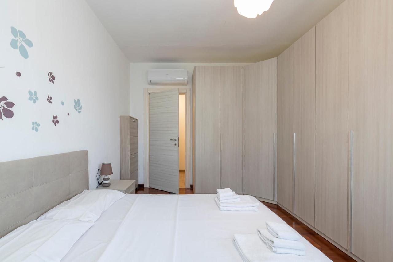 Big Flat In Portello Fiera-City Life Alcuino 7 Apartman Milánó Kültér fotó